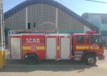 Caminhão de bombeiros doado pela Prefeitura de Sapiranga é entregue em Araricá