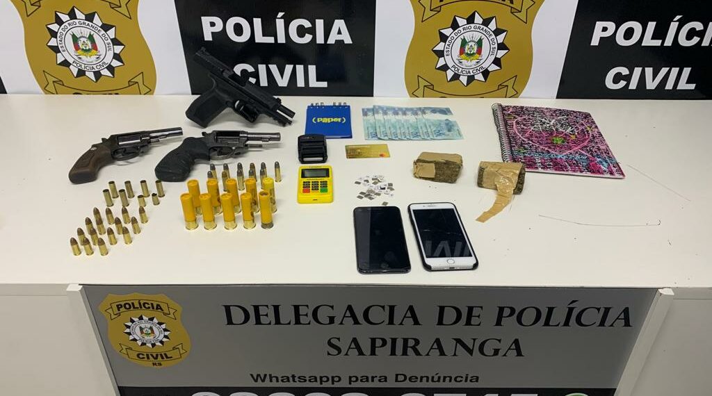 Homem é preso com armas, drogas, dinheiro e chips de celulares em Sapiranga