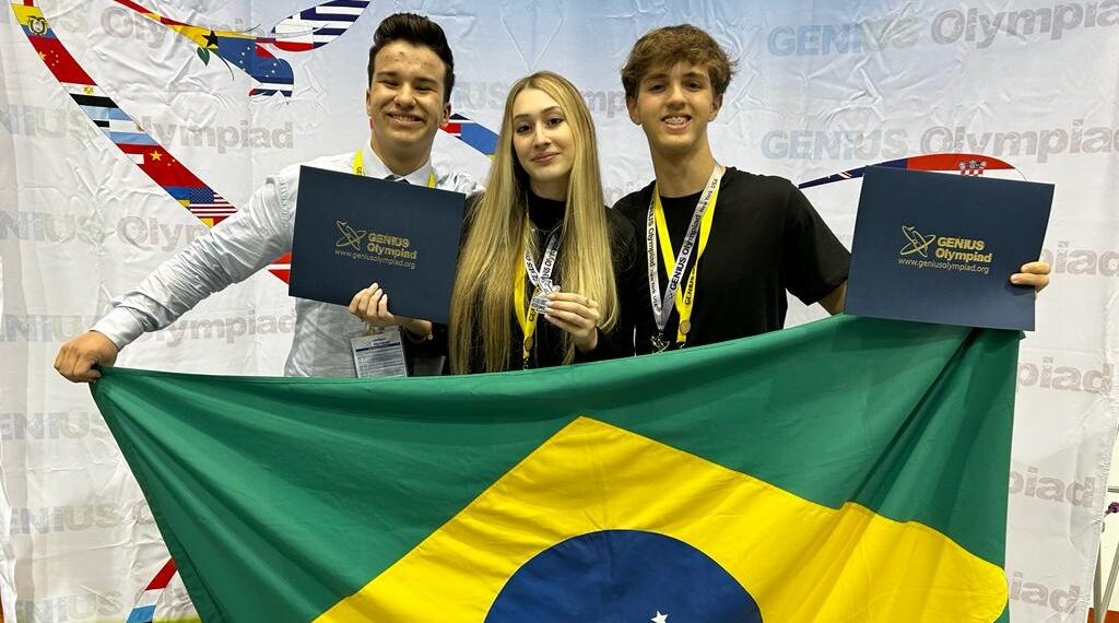 Alunos da Escola São Mateus de Sapiranga brilham em competição nos Estados Unidos