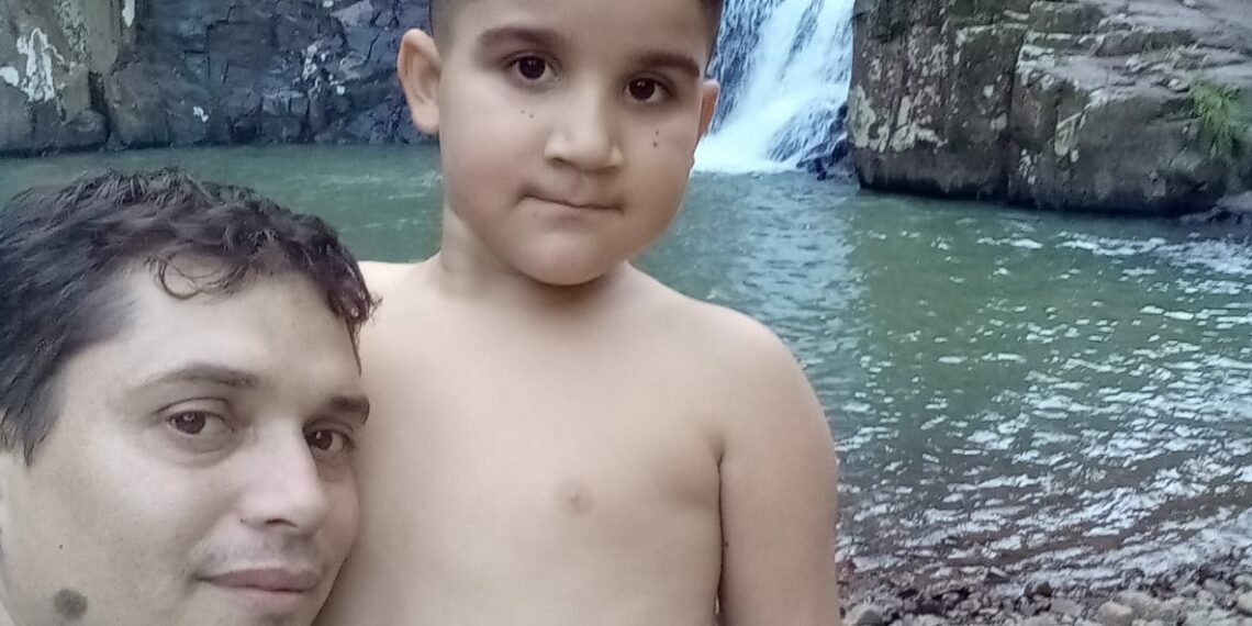 Família de Sapiranga pede ajuda para pagar tratamento de Bryan na China