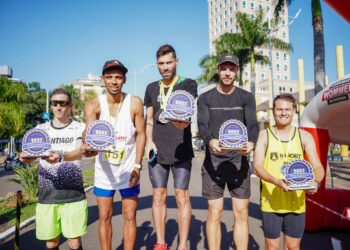 3ª Corrida Contra o Frio reúne solidariedade no Largo Irmãos Vetter de Campo Bom