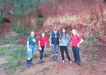 Pesquisa leva alunas para conhecer as paleotocas de Sapiranga