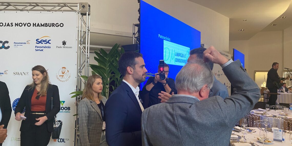 Desenvolvimento do RS foi abordado em reunião do governador Eduardo Leite com lideranças