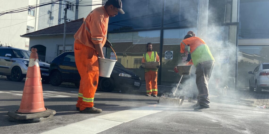 Sinalização com técnica especial traz mais durabilidade e segurança em Sapiranga