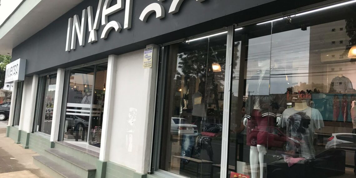 Pé Na Moda Calçados e Acessórios: A serviço da comunidade
