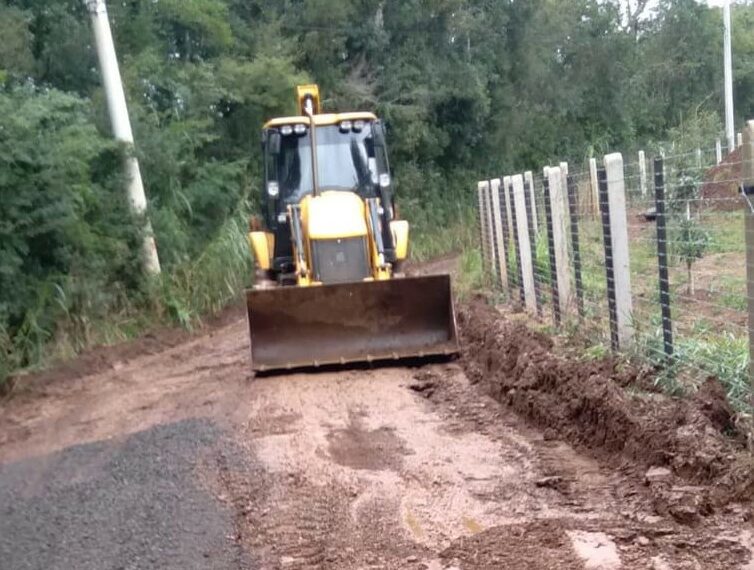Sapiranga segue recuperando estradas atingidas pelo ciclone