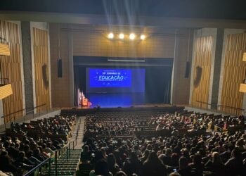 Seminário de Educação reúne grande número de profissionais da educação de Campo Bom