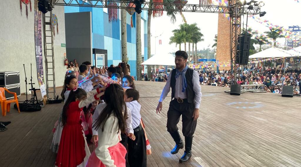Grande público prestigia mais uma edição do Arraial de Campo Bom
