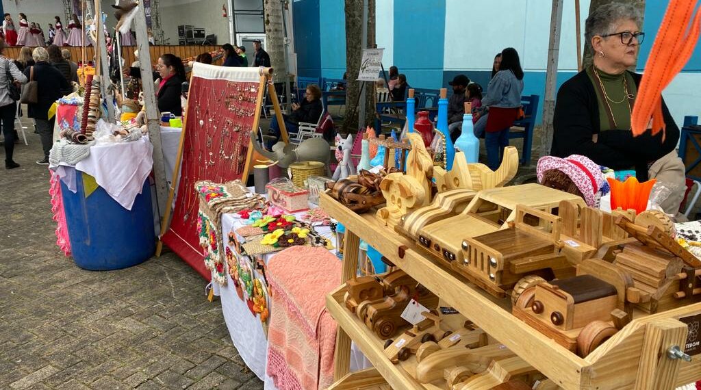 Grande público prestigia mais uma edição do Arraial de Campo Bom