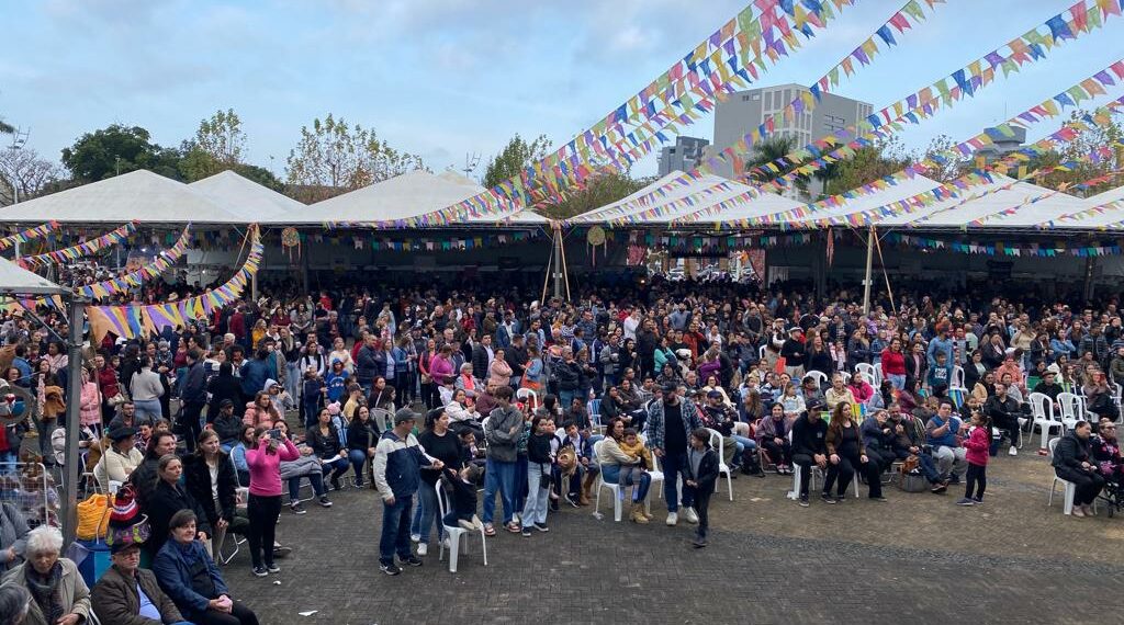 Grande público prestigia mais uma edição do Arraial de Campo Bom