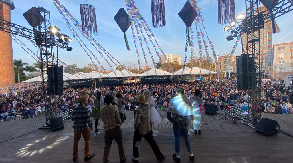 Grande público prestigia mais uma edição do Arraial de Campo Bom