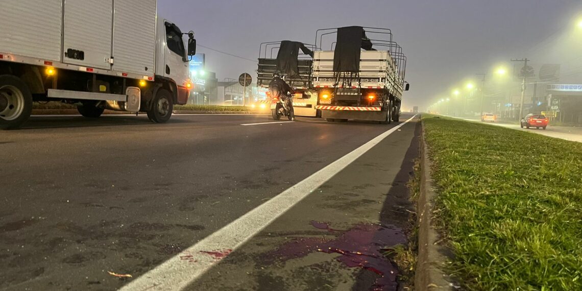 Pedestre é socorrida em estado grave após ser atropelada por caminhão na RS-239 em Sapiranga