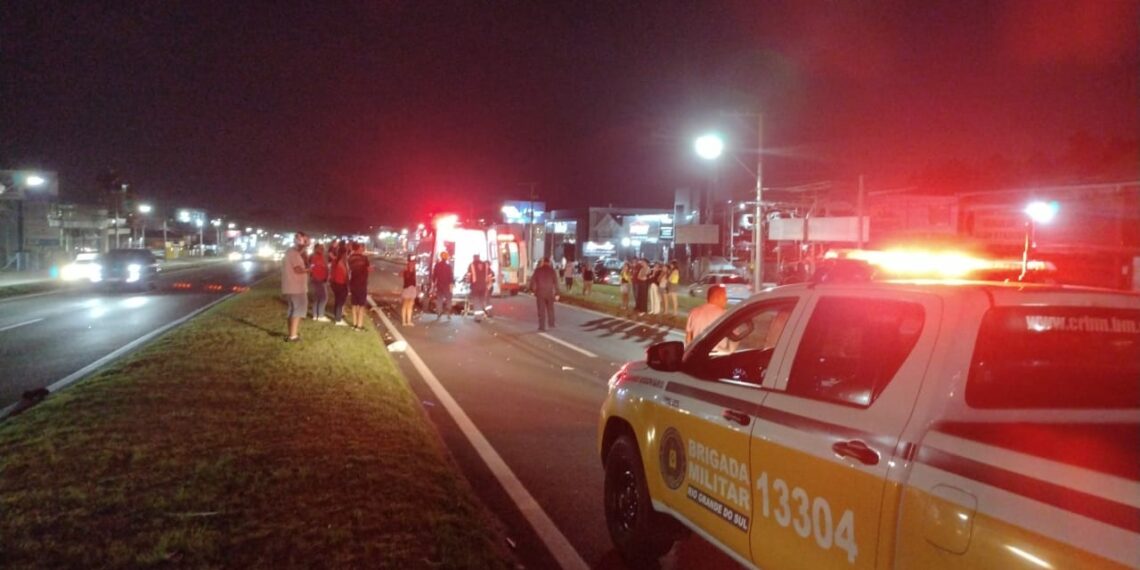 Motociclista e ciclista ficam feridos após acidente na RS-239 em Sapiranga