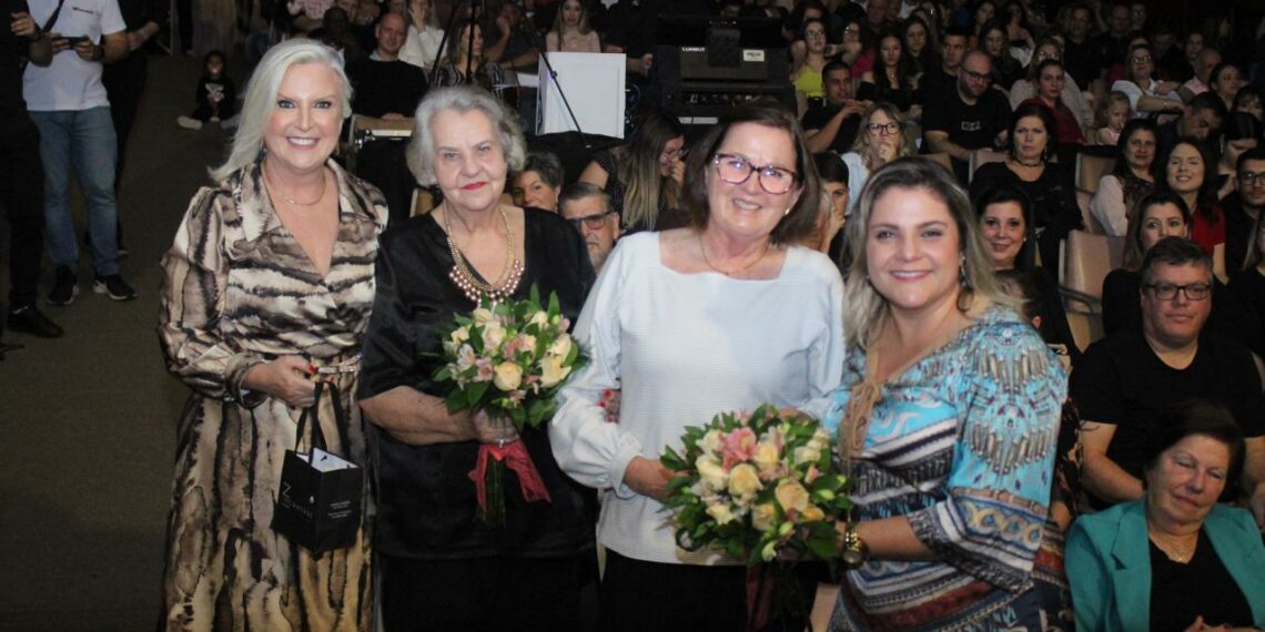 Escolhida a Corte da 38ª Festa das Rosas de Sapiranga