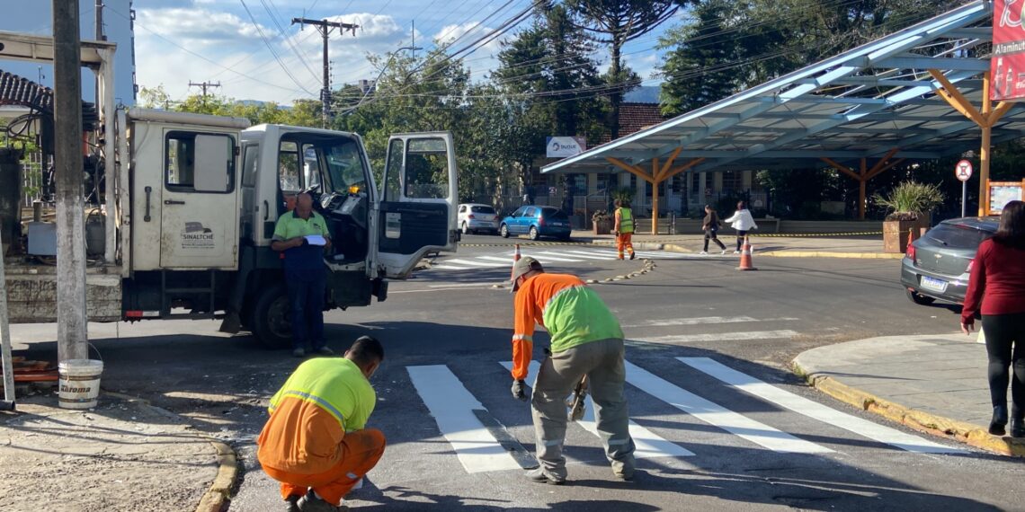 Sinalização com técnica especial traz mais durabilidade e segurança em Sapiranga