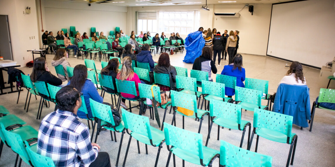 Professores da rede municipal de Campo Bom participam do 3º Encontro da Diversidade