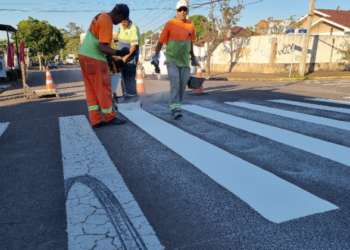 Sapiranga realiza demarcação de faixas de pedestres com técnica especial