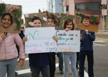Estudantes sapiranguenses se mobilizam em blitz sobre o uso excessivo de telas