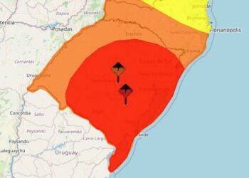 Inmet emite alerta vermelho para ciclone que vai provocar chuva e vento forte