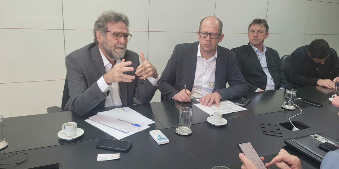Após reunião em Brasília com deputado Joel e prefeitos, estão garantidos R$ 8 milhões em repasses