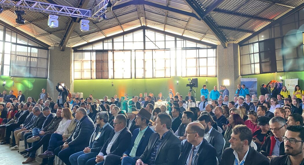 Papel dos municípios no desenvolvimento do agro é tema de assembleia da Famurs na Expointer