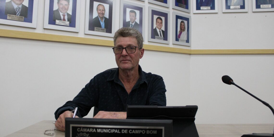 Câmara de Campo Bom homenageia Sandro Adriano de Brito
