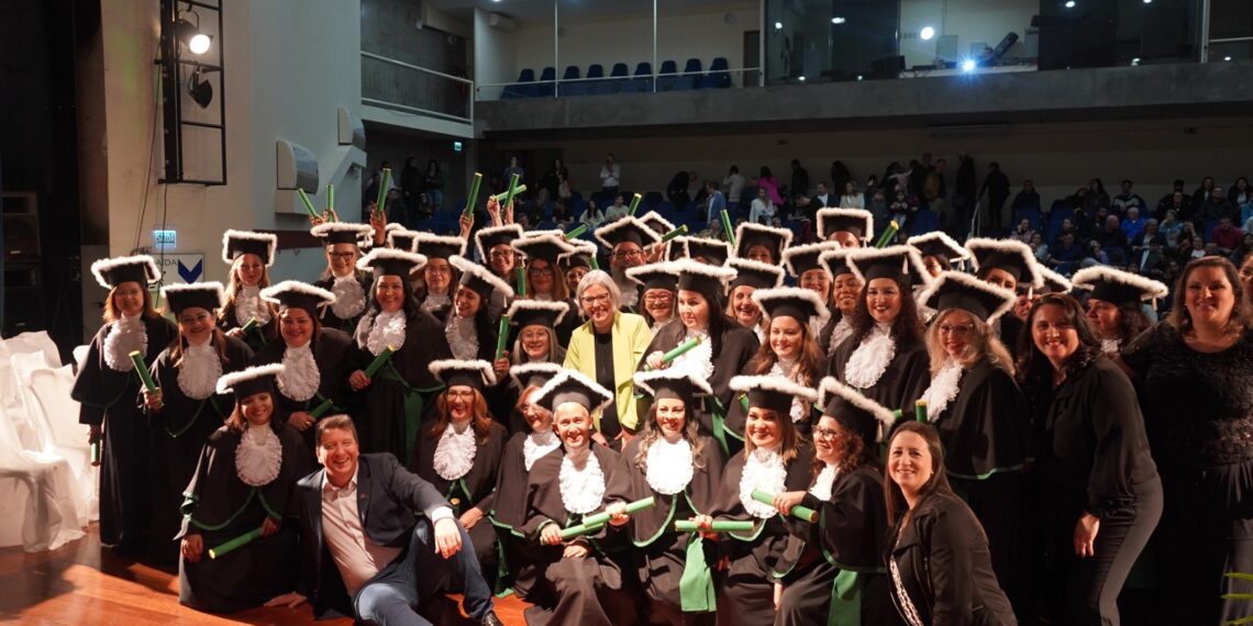 Agentes de saúde de Campo Bom recebem diplomas de cursos técnicos