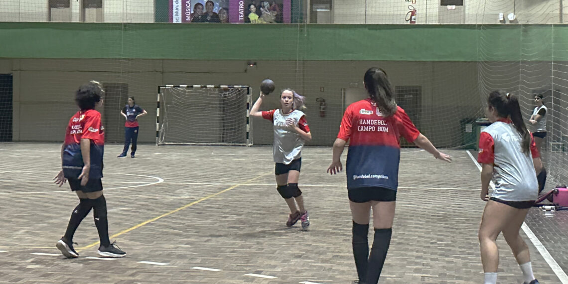 Associação Esportiva de Campo Bom disputa competição em Santa Maria