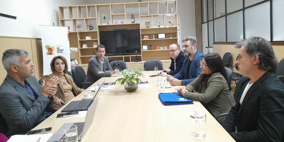 Cercamento da Escola Willy Oscar Konrath é pauta de reunião na Secretaria de Educação