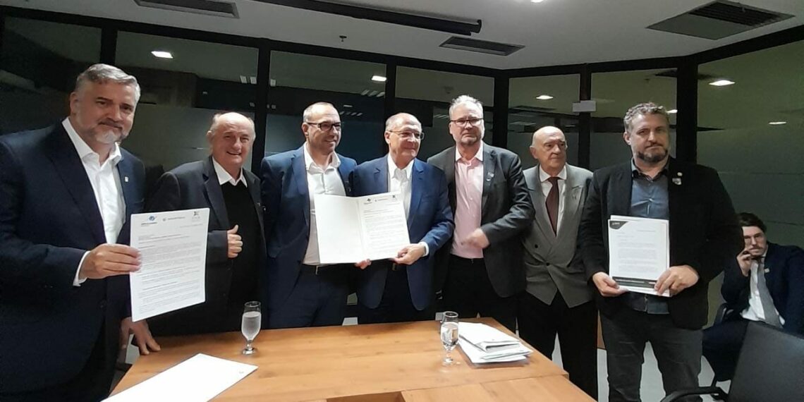 Issur leva a Alckmin preocupação calçadista com portaria que ameaça 30 mil empregos