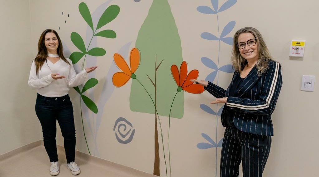 Hospital Sapiranga e APAE recebem pintura orgânica nas paredes