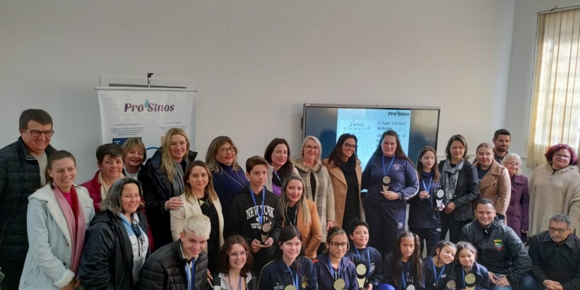 Alunos de Campo Bom premiados no concurso Encantos do Rio dos Sinos