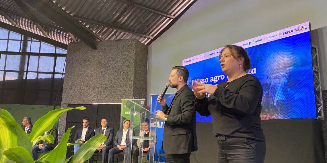 Papel dos municípios no desenvolvimento do agro é tema de assembleia da Famurs na Expointer