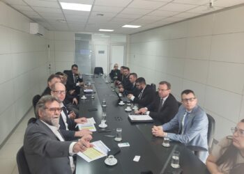 Após reunião em Brasília com deputado Joel e prefeitos, estão garantidos R$ 8 milhões em repasses