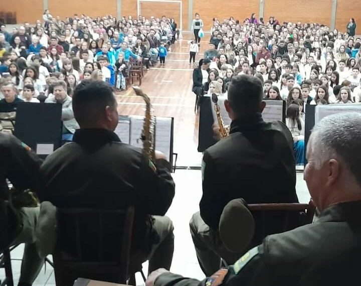 Brigada Militar forma mais 270 estudantes no Proerd em Nova Hartz