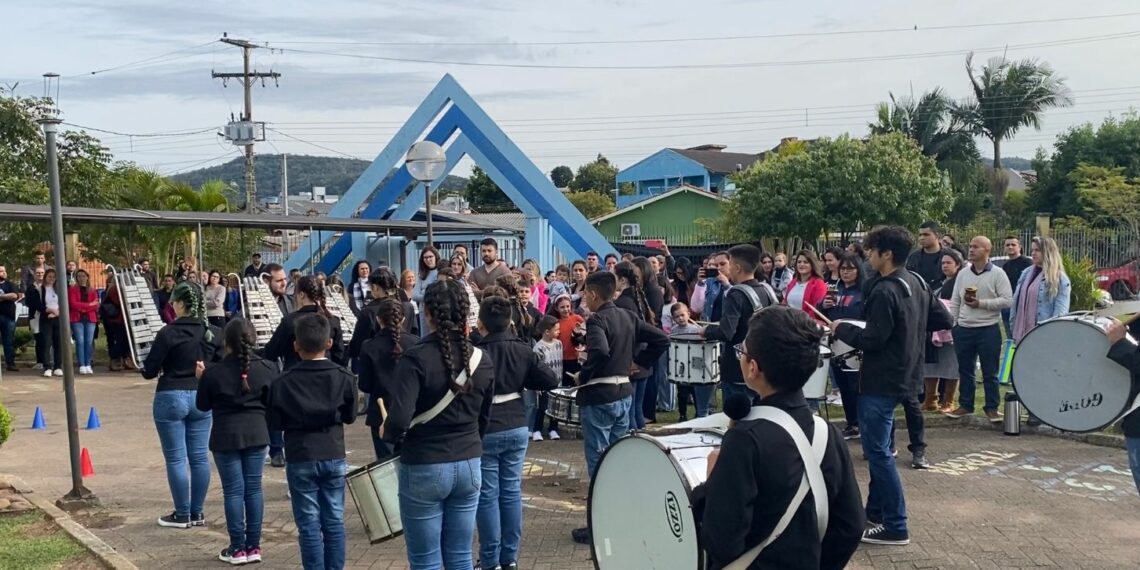 Sapiranga: solenidade abre oficialmente o projeto Escola Bilíngue