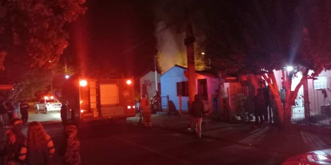 Incêndio atinge residência no bairro São Luiz, em Sapiranga
