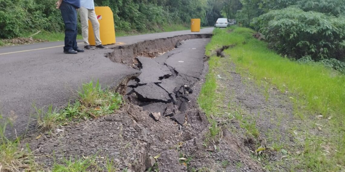 Rua Kraemer-Eck segue instável; prefeitura aguarda para iniciar as obras