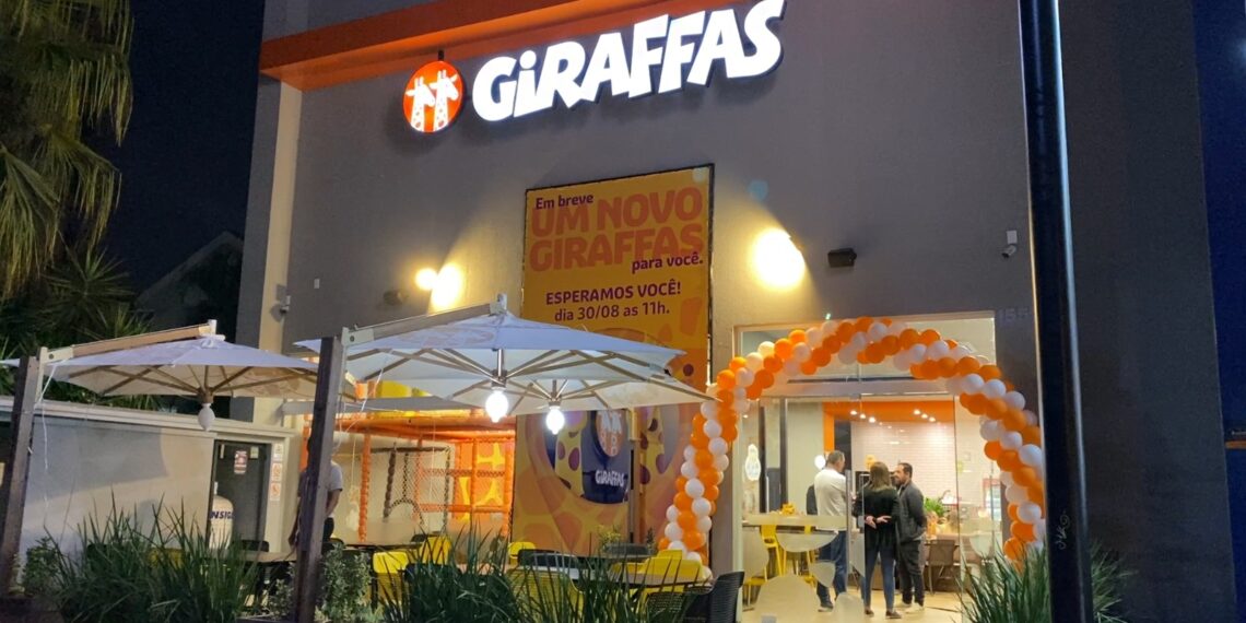 Rede Giraffas reabre unidade de Sapiranga