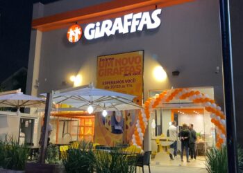 Rede Giraffas reabre unidade de Sapiranga