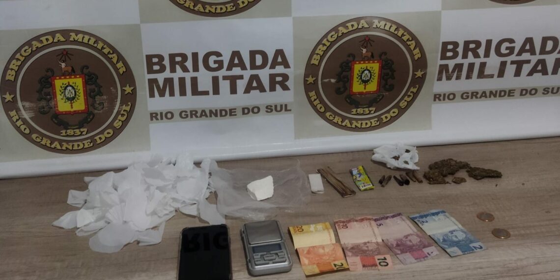 Dupla é presa por tráfico de drogas em Nova Hartz
