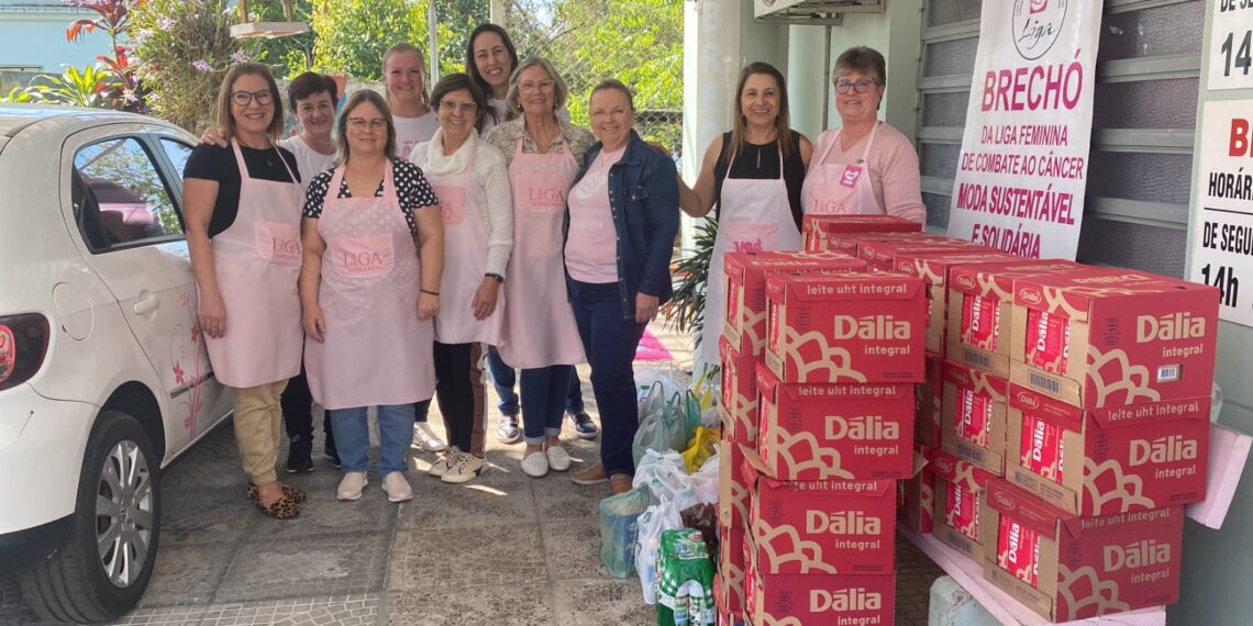 Liga Feminina de Sapiranga recebe mais de mil litros de leite em doação