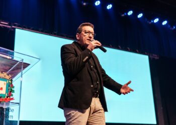 Prefeito Luciano Orsi vai falar sobre educação no Fórum de Cidades Digitais e Inteligentes