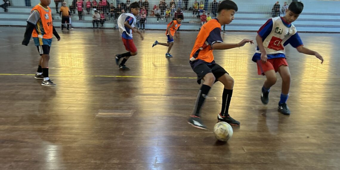 Copa Repercussão na Escola de Futsal Clip/Sicoob MaxiCrédito em Campo Bom