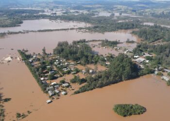 Catástrofes recorrentes acendem alerta para mudanças de atitudes e cuidados com o clima
