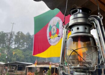 Acendimento da chama crioula no Acampamento Farroupilha tem participação da CDL Sapiranga