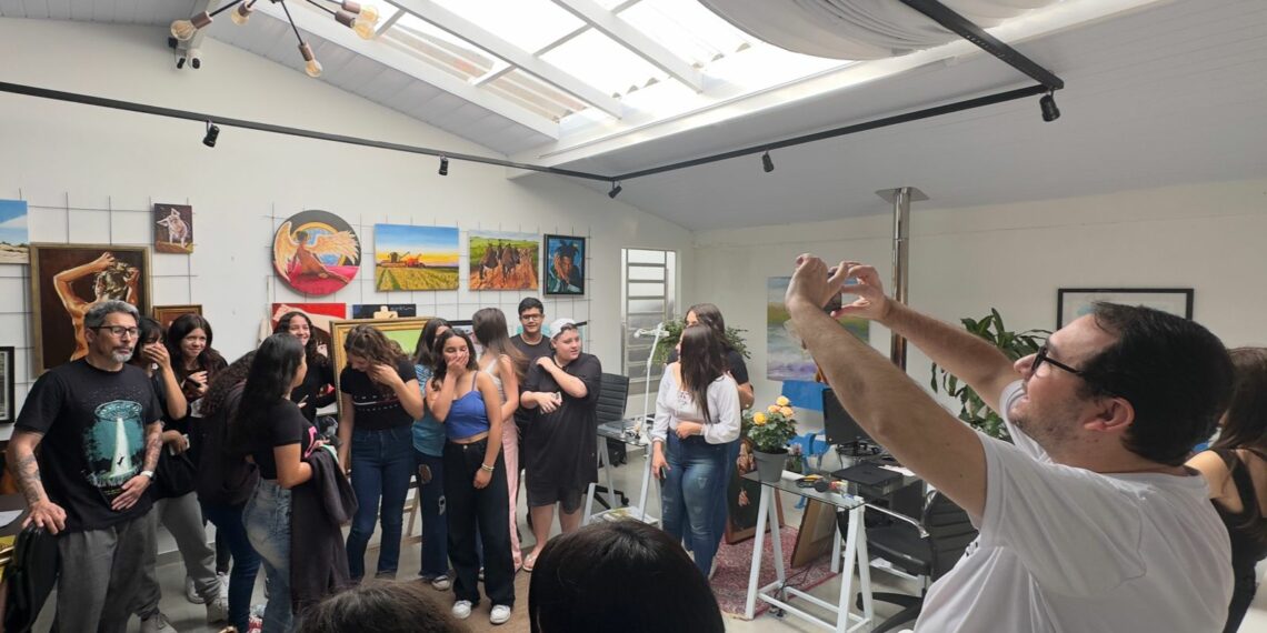 Estudantes do CME Ayrton Senna estudam renascimento na prática com Mauro Vila Real