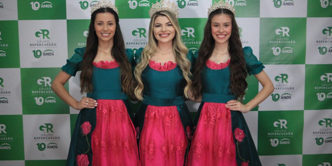 Vestidos oficiais da corte da 38ª Festa das Rosas seguem conceito da flor