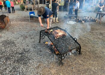 Churrasco e a tradição gaudéria; histórias do Acampamento Farroupilha em Sapiranga