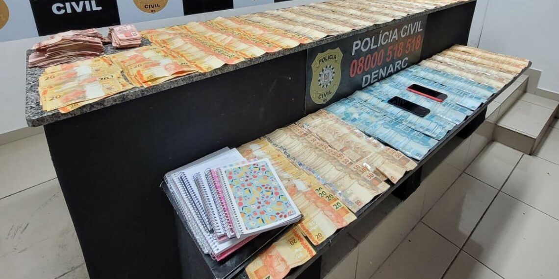 Polícia Civil apreende mais de R$ 60 mil e prende homem por associação ao tráfico em Araricá